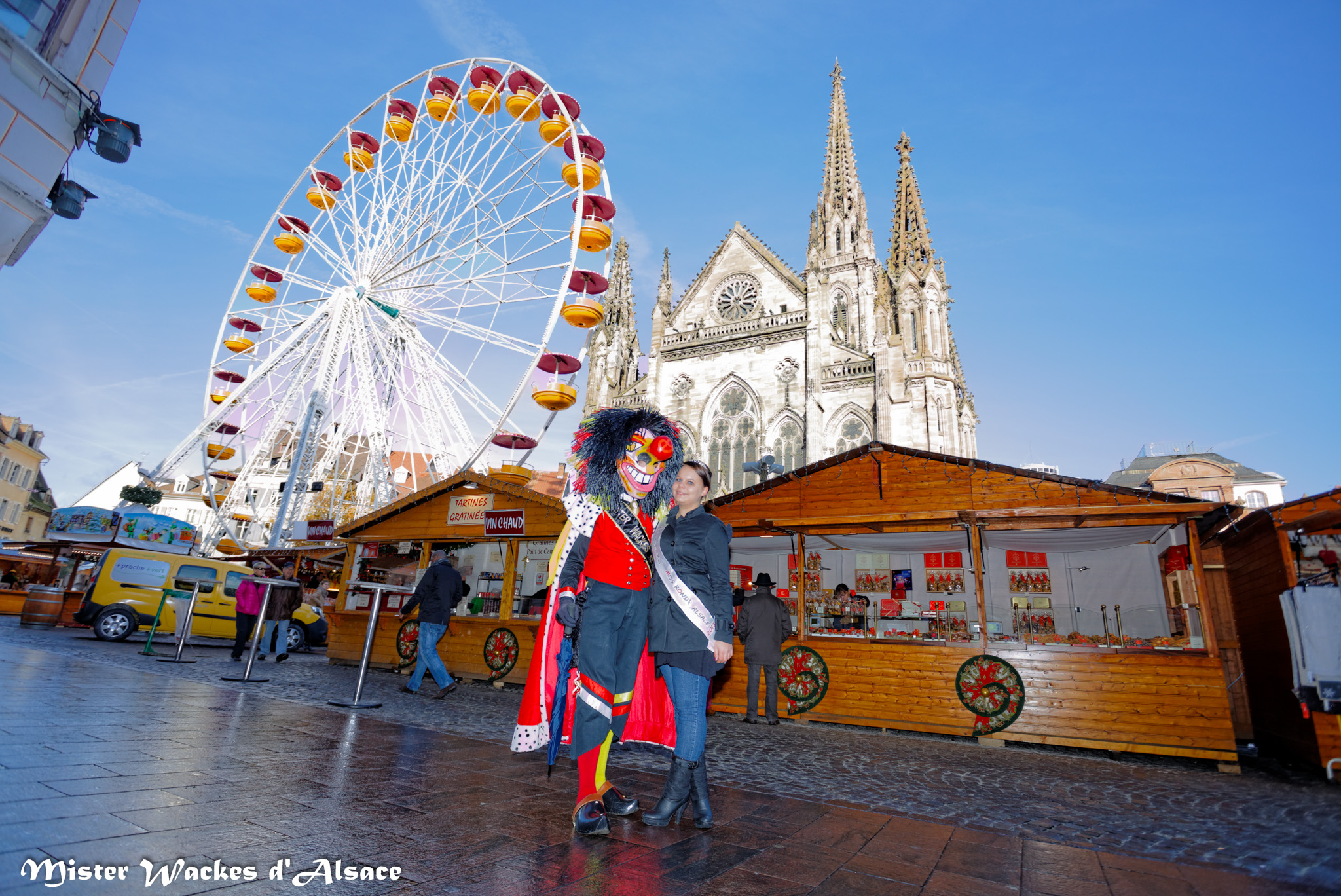 Téléthon Mulhouse 2013, Mister Wackes d’Alsace visite le Marché de Noël sur la Place de la Réunion à Muhouse