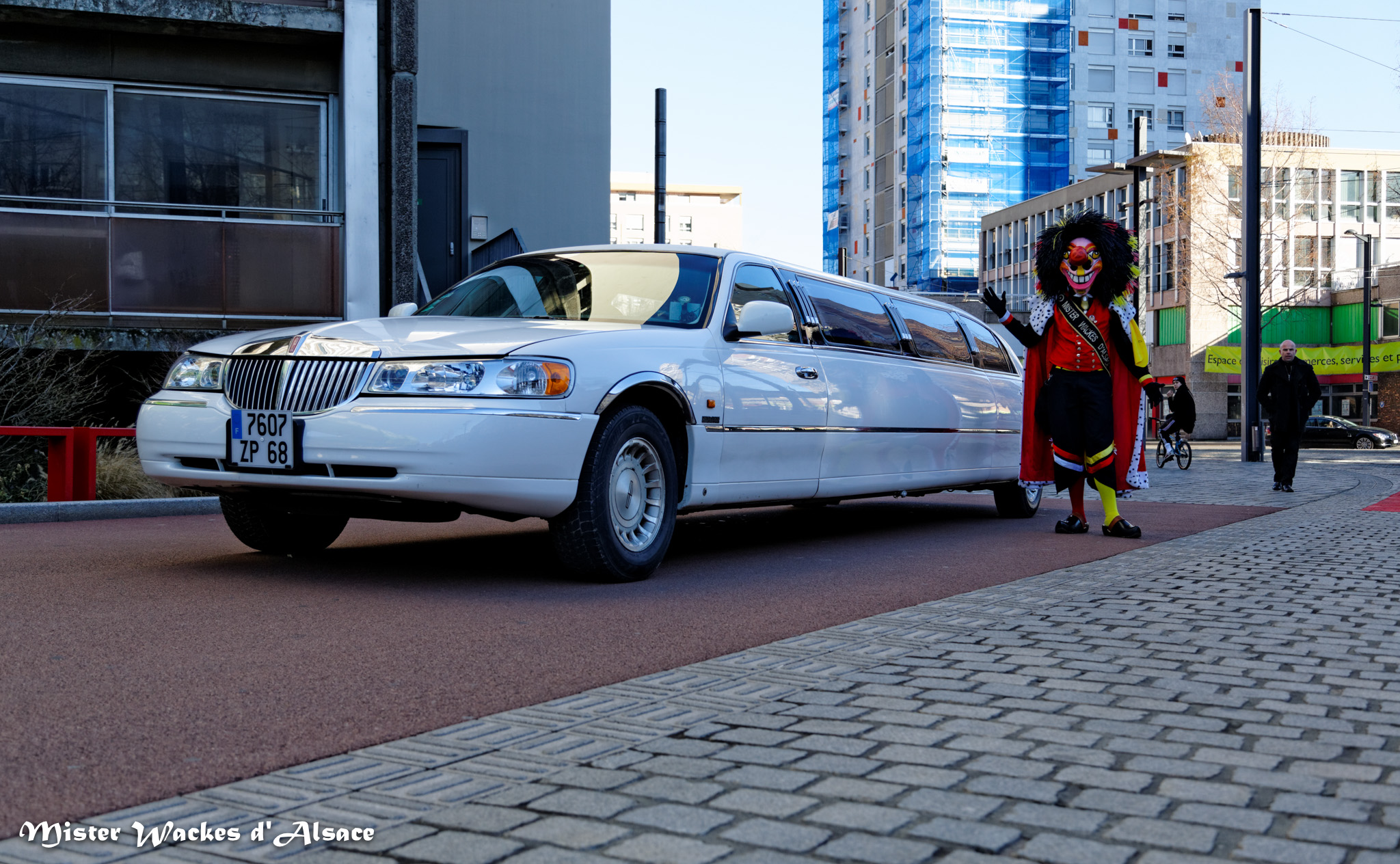 Téléthon Mulhouse 2013, JM Limousine soutient le Téléthon en mettant à disposition de luxieuses limousines