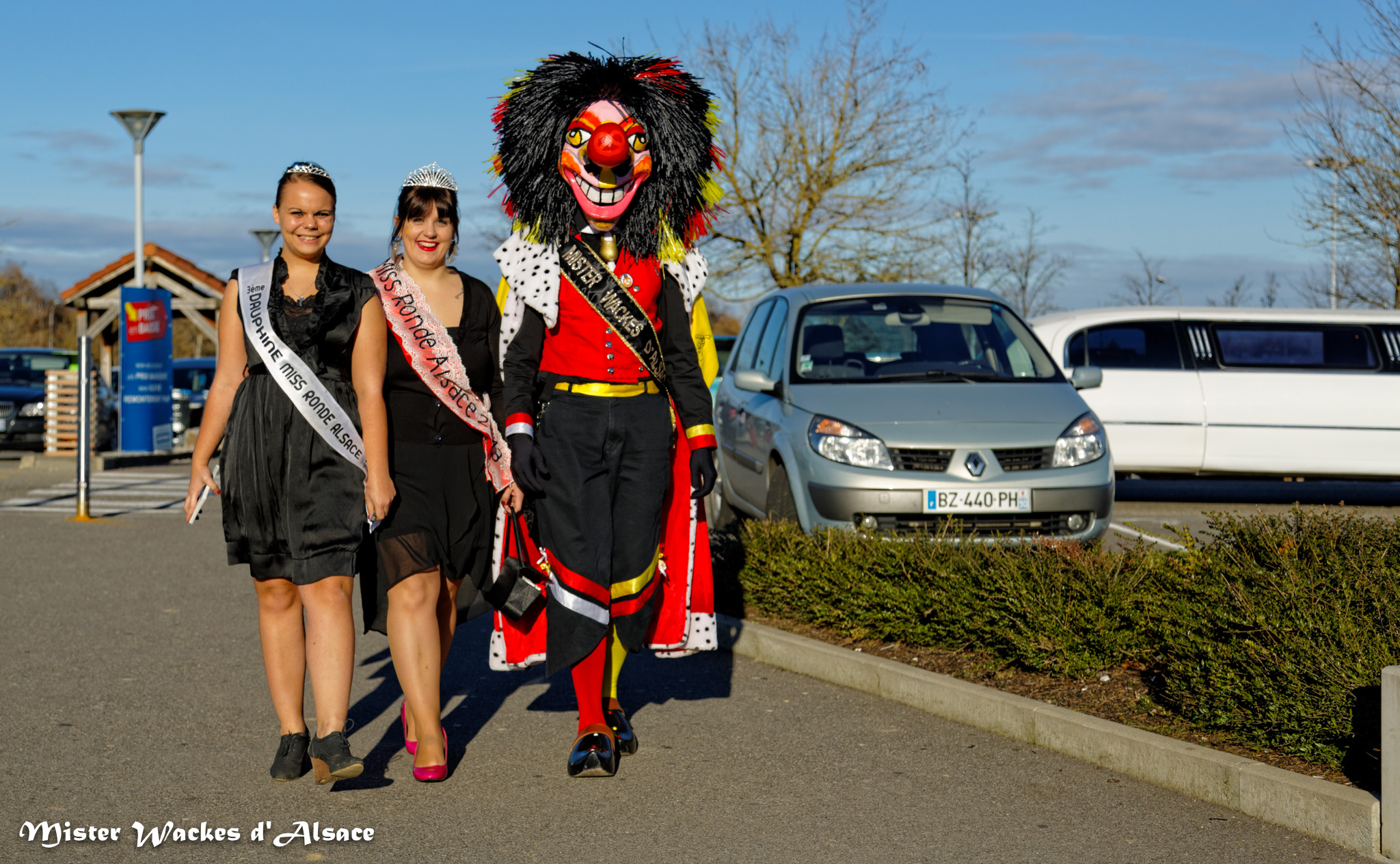 Téléthon Mulhouse 2013, la charmante marraine du Téléthon Mulhouse, Emeline Schneider Miss Ronde Alsace 2013, accompagnée de sa 3ème dauphine et de Mister Wackes d’Alsace