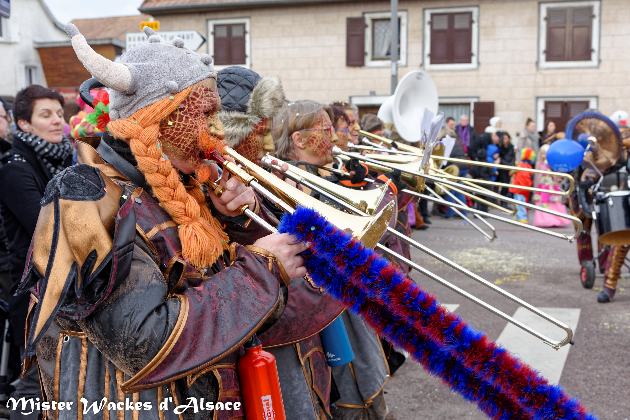 Carnaval de Guewenheim 2015 avec les BOCK-SON, groupe de Guggamusic de Tagolsheim