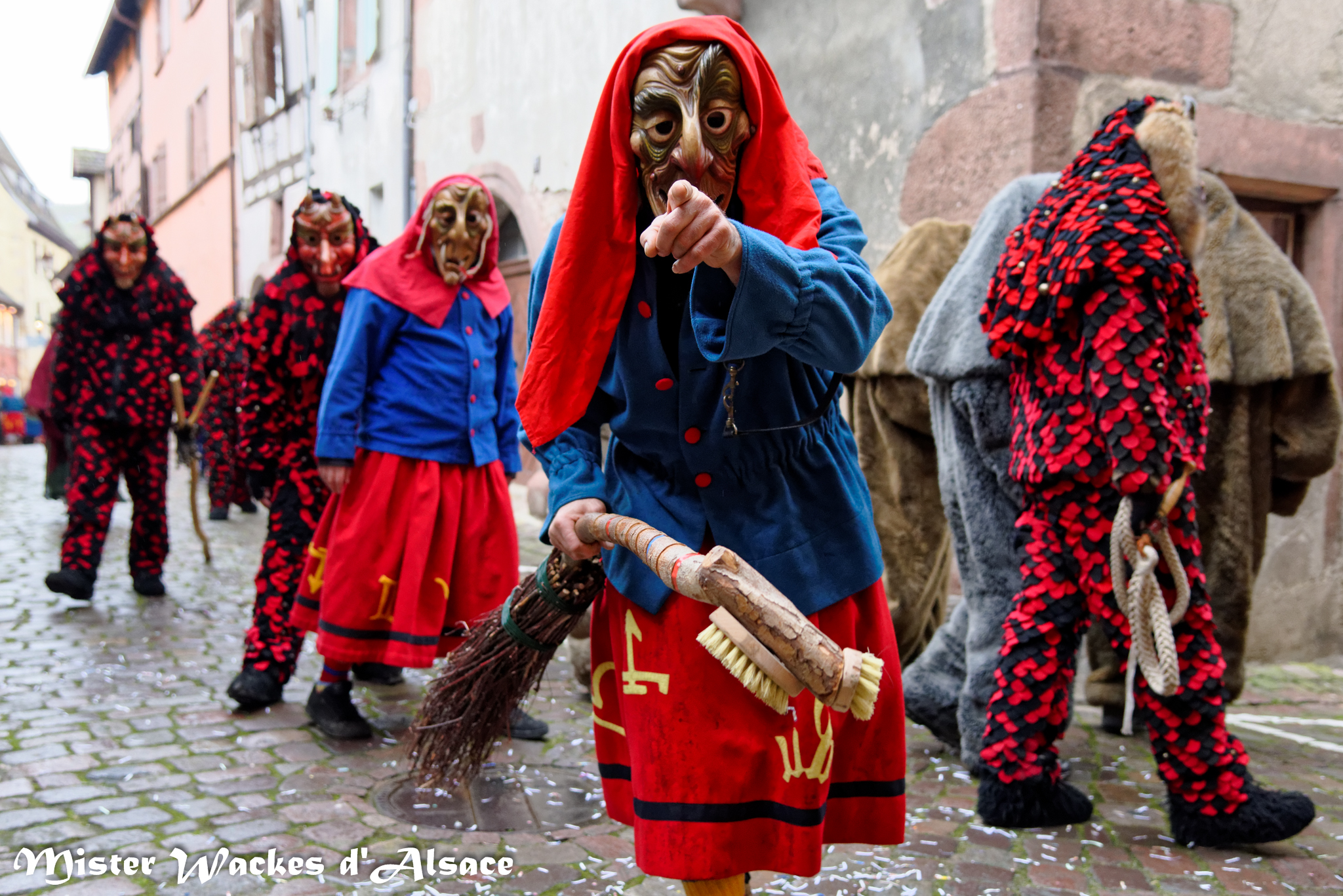 Carnaval de Riquewihr 2015 avec les Weiler Hexen du Narrenzunft AHA Weil der Stadt