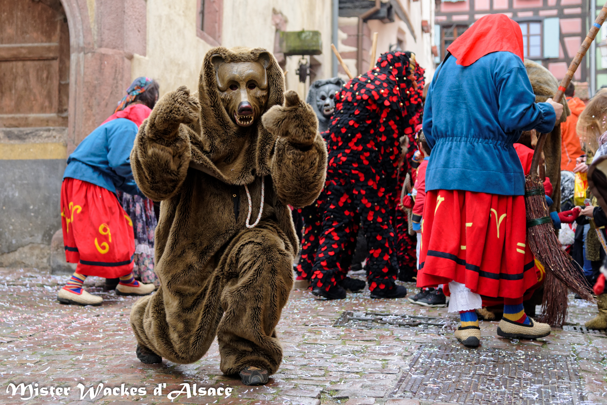 Carnaval de Riquewihr 2015 avec les Weiler Bãren du Narrenzunft AHA Weil der Stadt