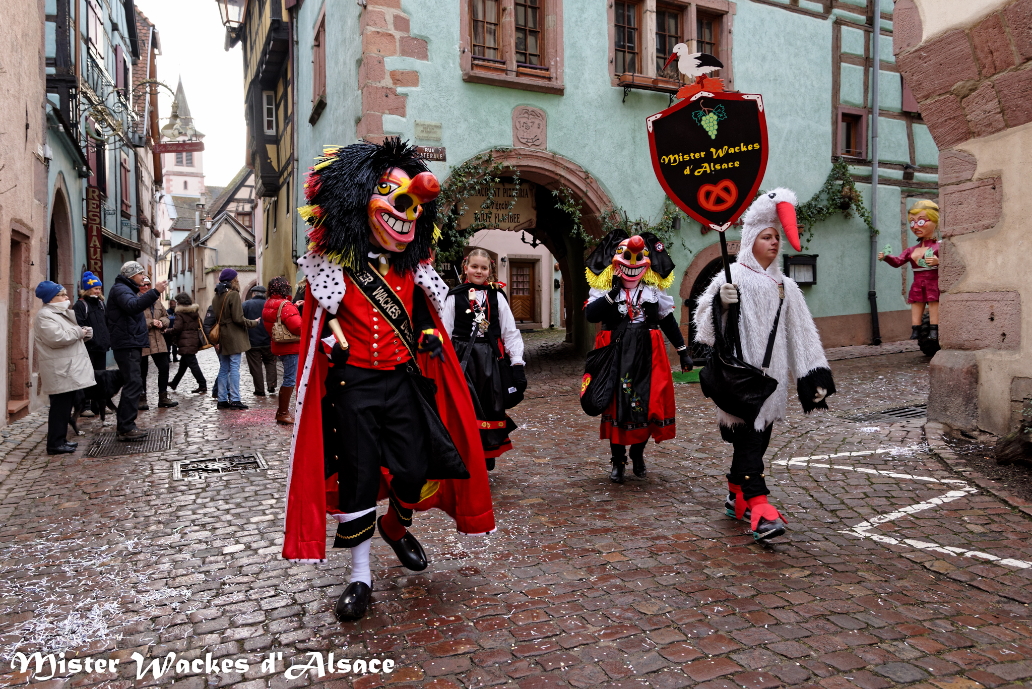 Carnaval de Riquewihr 2015 avec Mister Wackes d'Alsace et la cigogne Bretzel