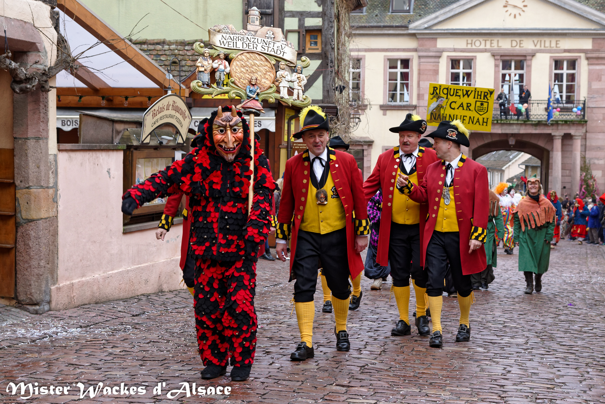 Carnaval de Riquewihr 2015 avec les Siebenerrat et les Weiler Schellenteufeln du Narrenzunft AHA Weil der Stadt