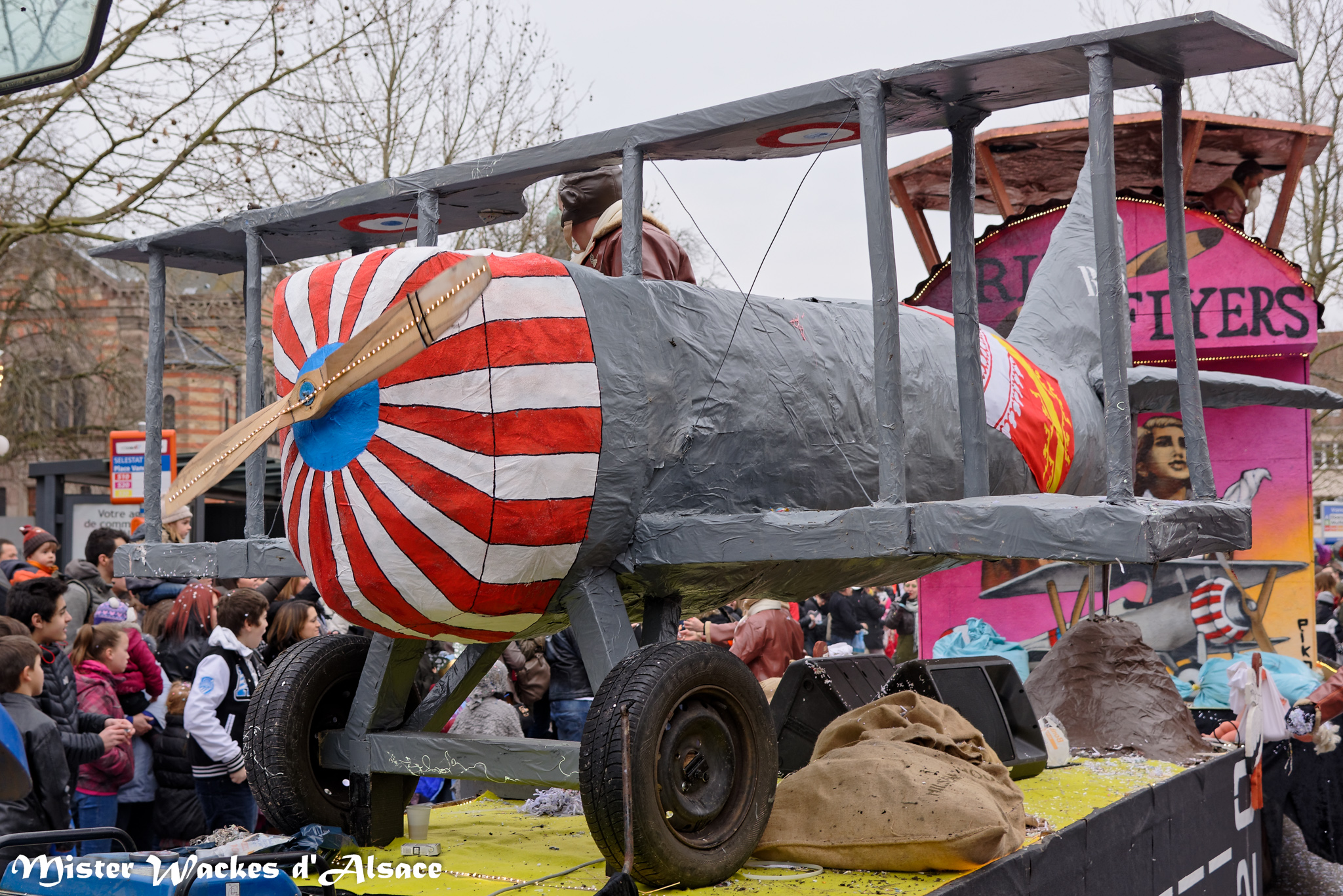 Carnaval des Machores 2015 et le char Ried Flyers de Hilsenheim
