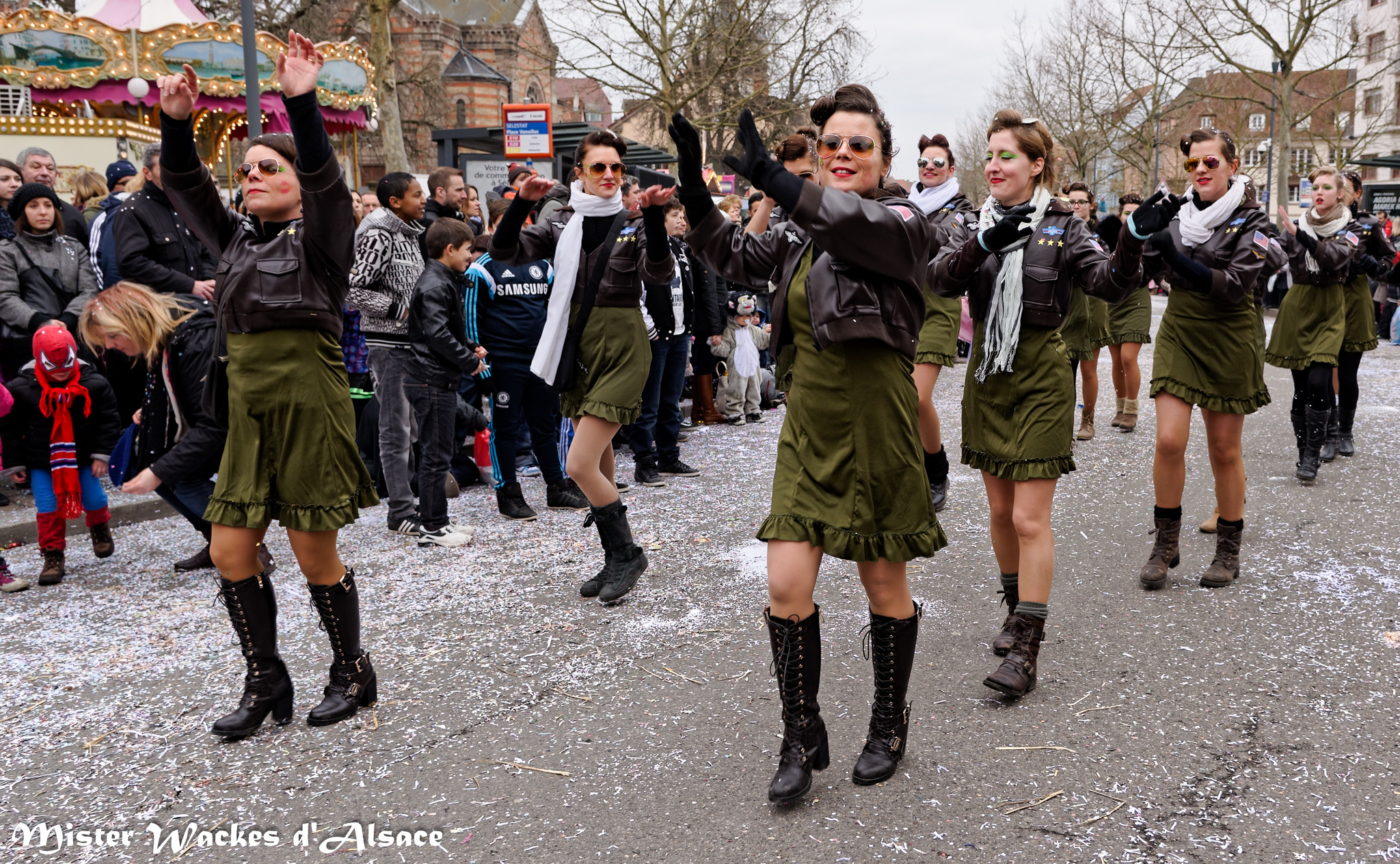 Carnaval des Machores 2015 et les aviateurs du char Ried Flyers de Hilsenheim