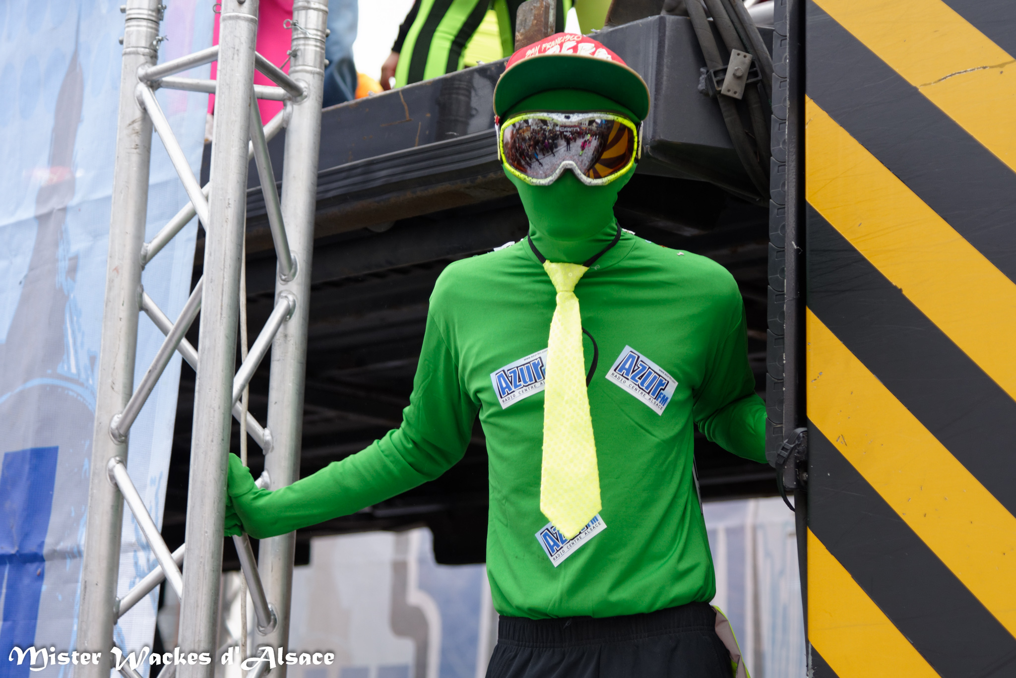 Carnaval des Machores 2015 avec un jeune homme vert du char Fox