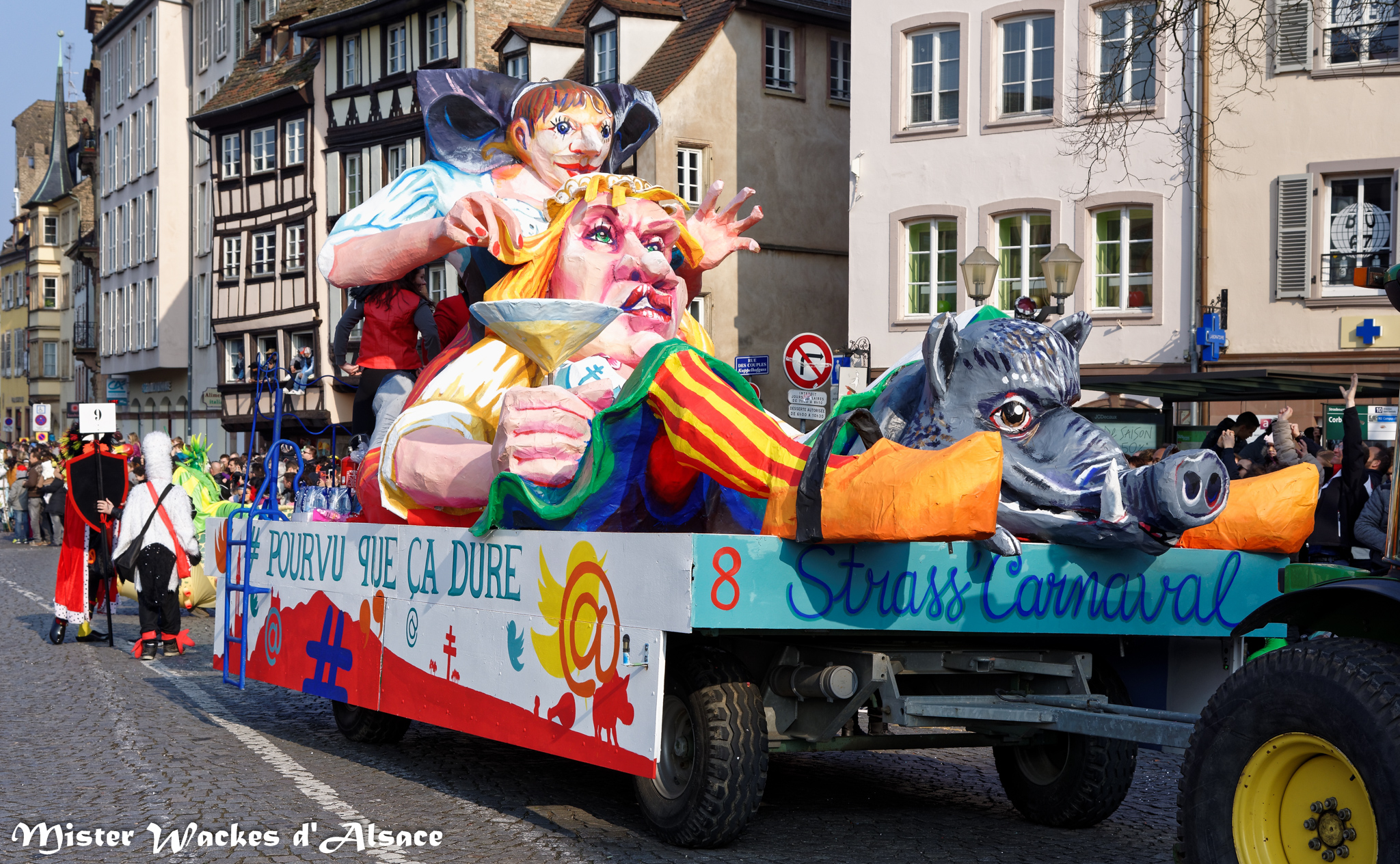 Carnaval de Strasbourg 2015 et le char Belle aventure, pourvu que ça dure de Strass'Carnaval