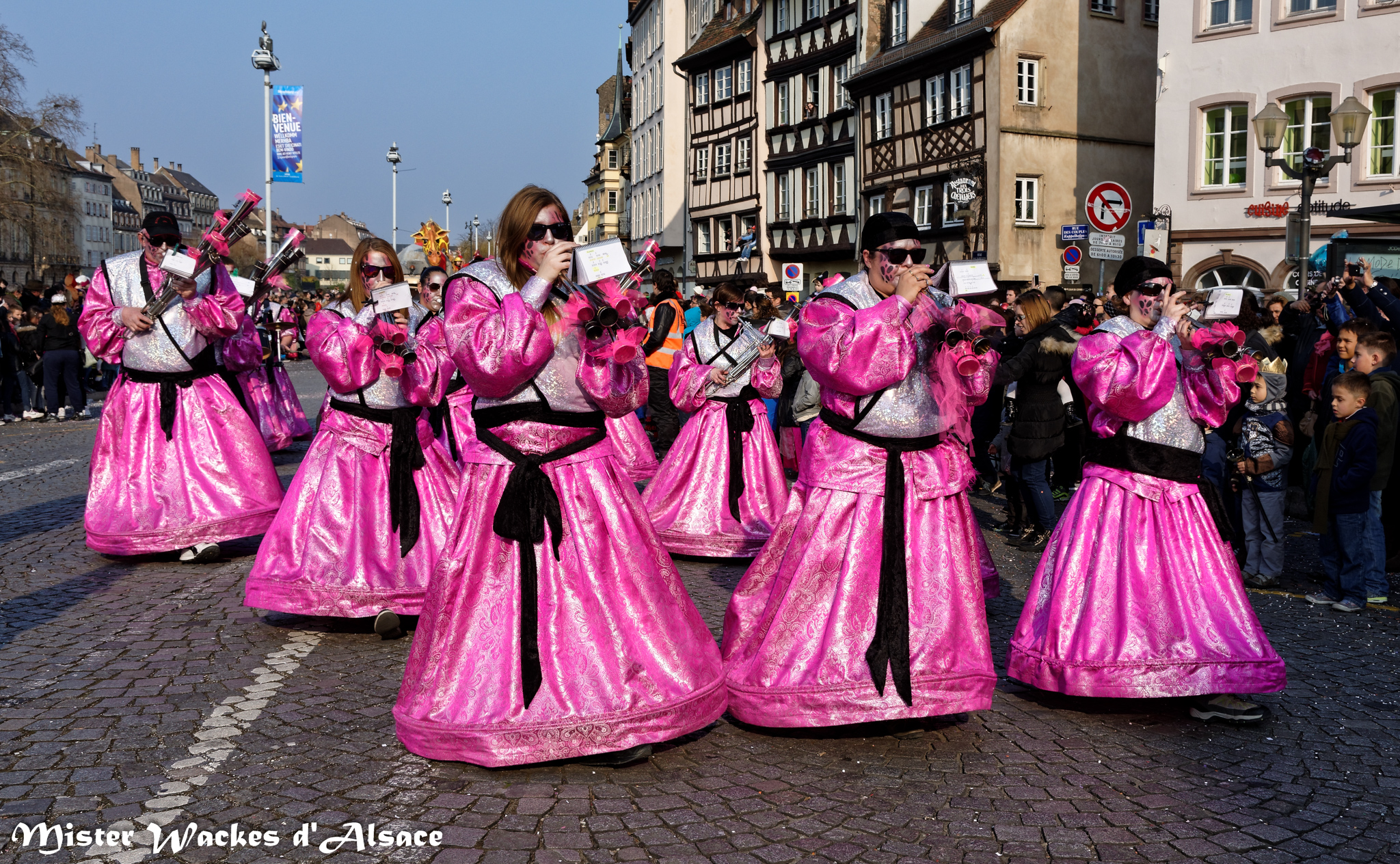 Carnaval de Strasbourg 2015 et la guggenmusik Rhinau Schalmeien
