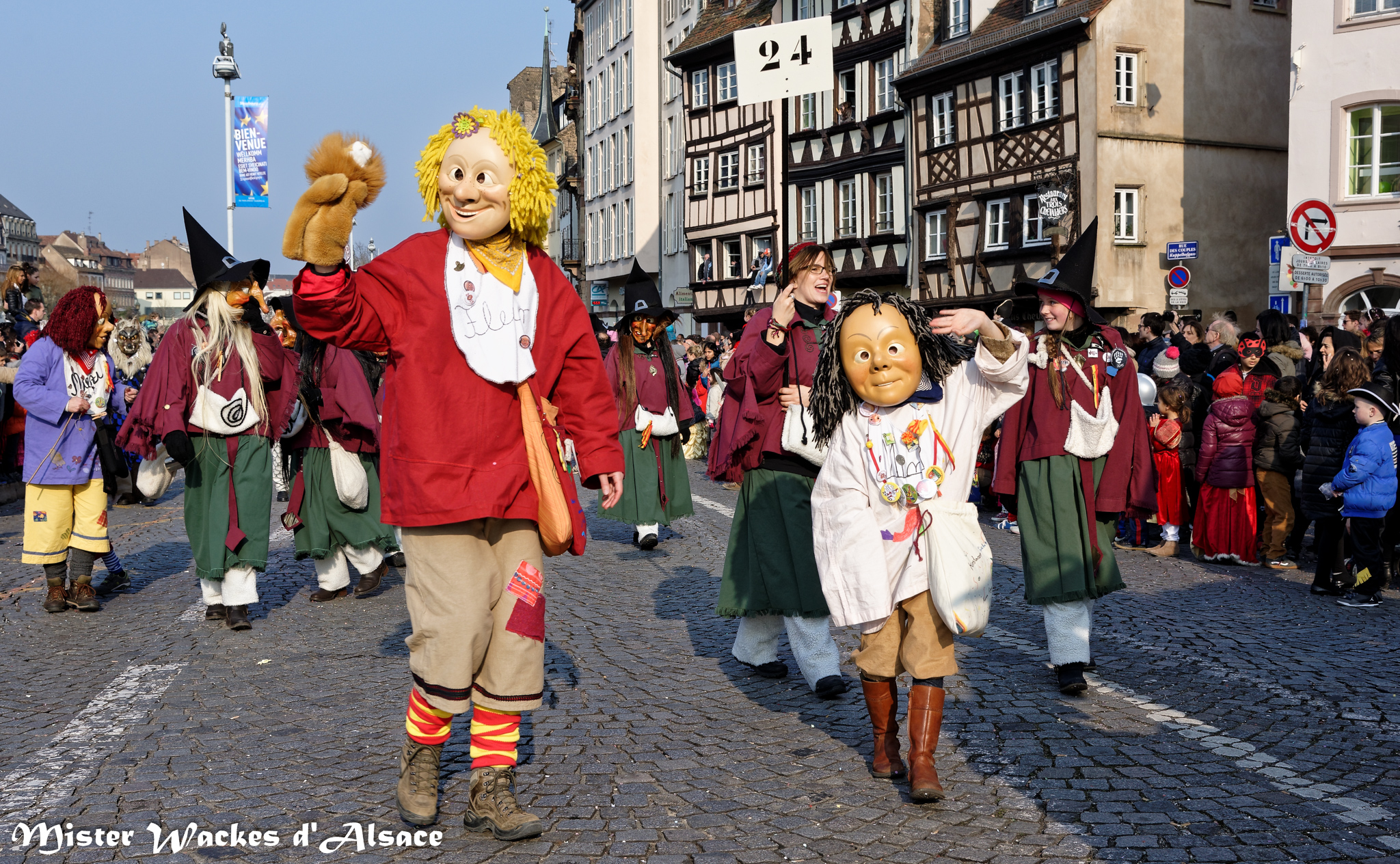 Carnaval de Strasbourg 2015 et les Konstanzer Maskenvielfalt, les Konstanzer Frichtle, les Ulmisriedhexen et les Konstanzer Seewölfe