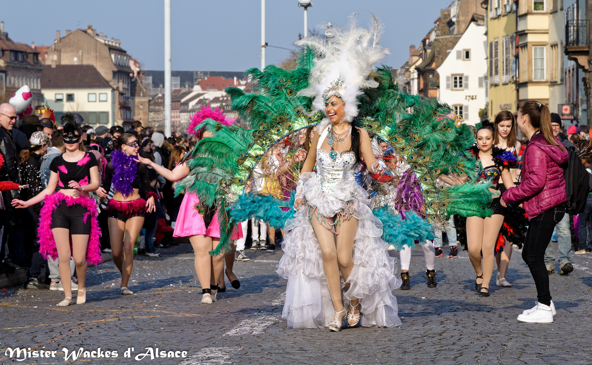 Carnaval de Strasbourg 2015 avec les danseuses de l'association Arkestra Brasil