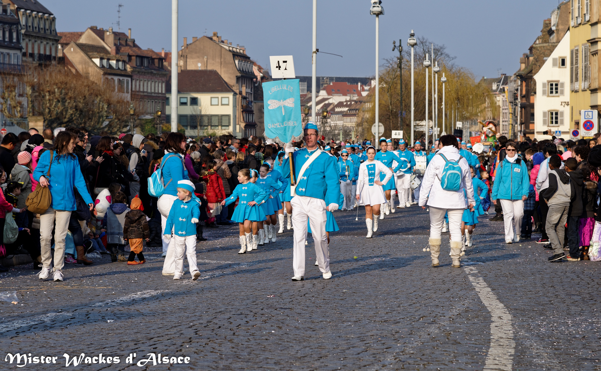 Carnaval de Strasbourg 2015 et les majorettes Les Libellules de Damelevrières