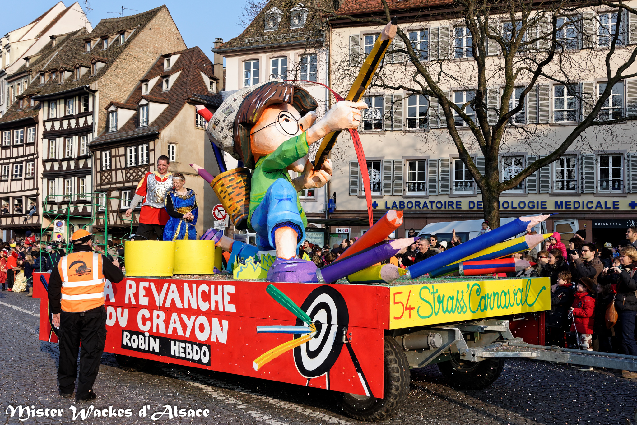 Carnaval de Strasbourg 2015 et le char La revanche du crayon de Strass'Carnaval