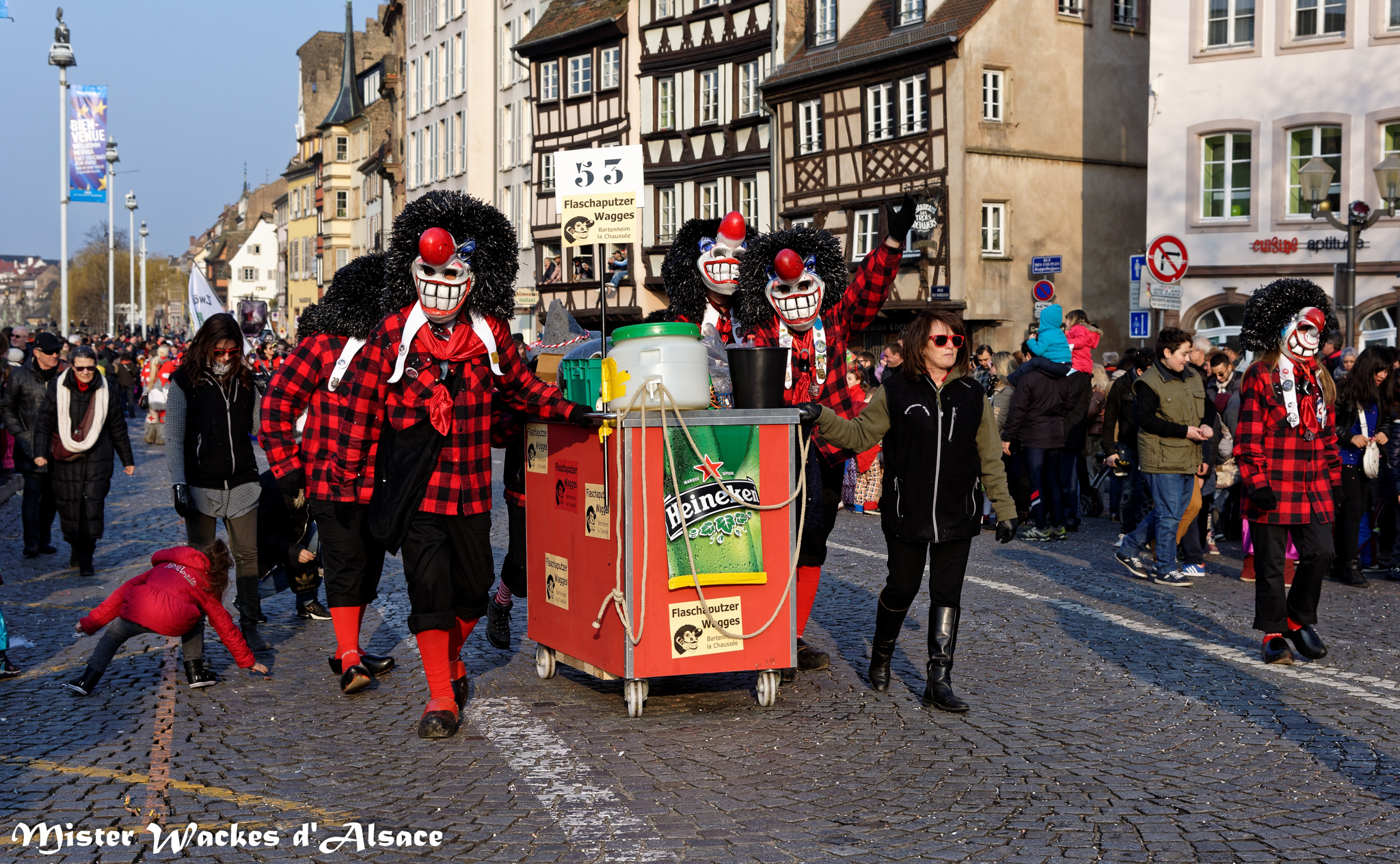 Carnaval de Strasbourg 2015 avec les Flaschaputzer Wagges de Bartenheim